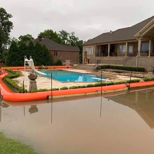 orange-PVC-tarpaulin-water-filled-flood-barrier-application-11-Custom